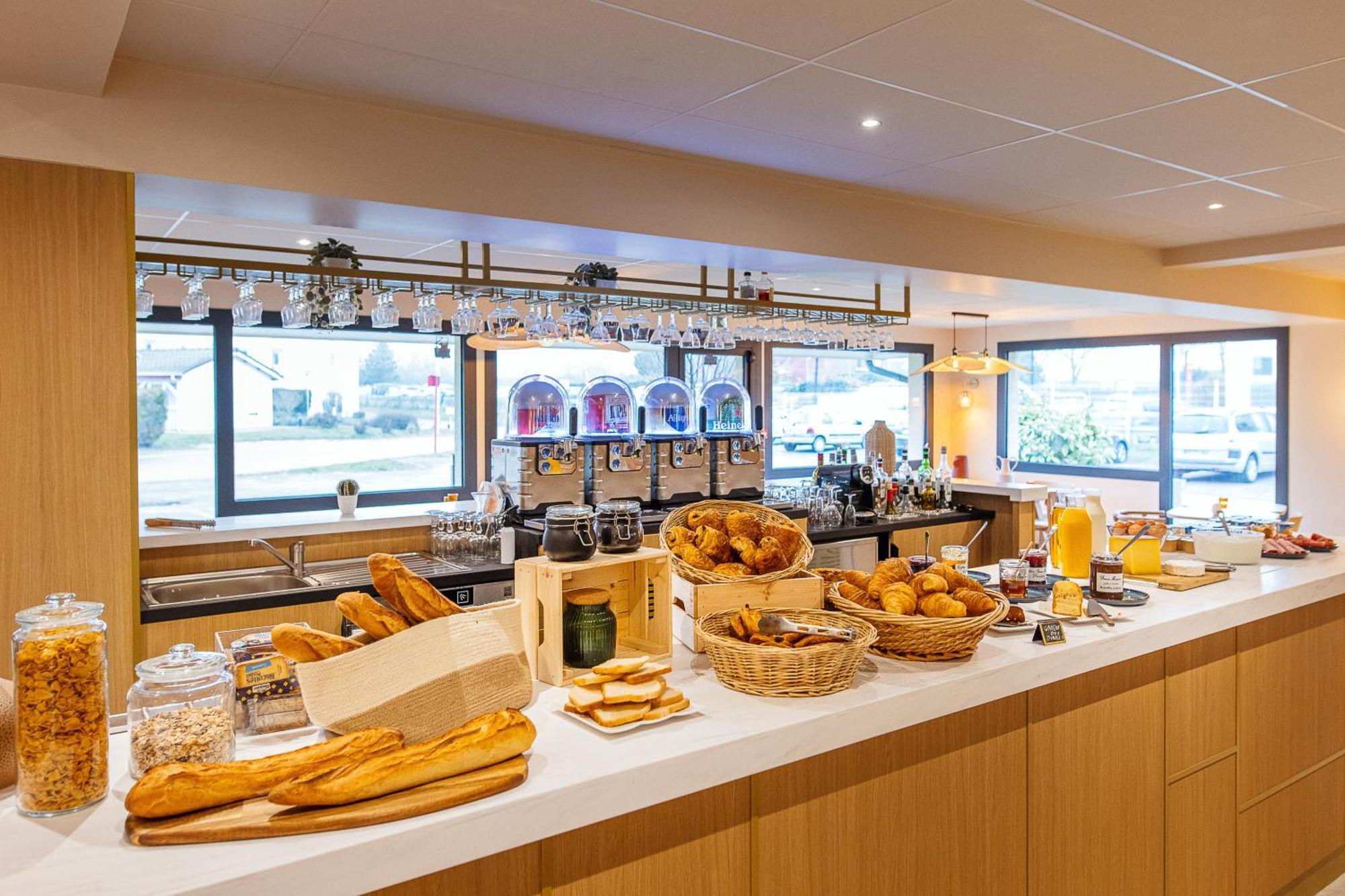 B Hotel Troyes Aeroport La Chapelle-Saint-Luc Екстер'єр фото